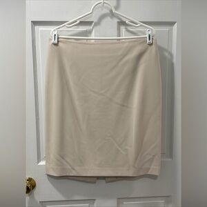 St. John Women’s Silk Lined Pencil Skirt Size 12 Ivory Knee Length Career EUC